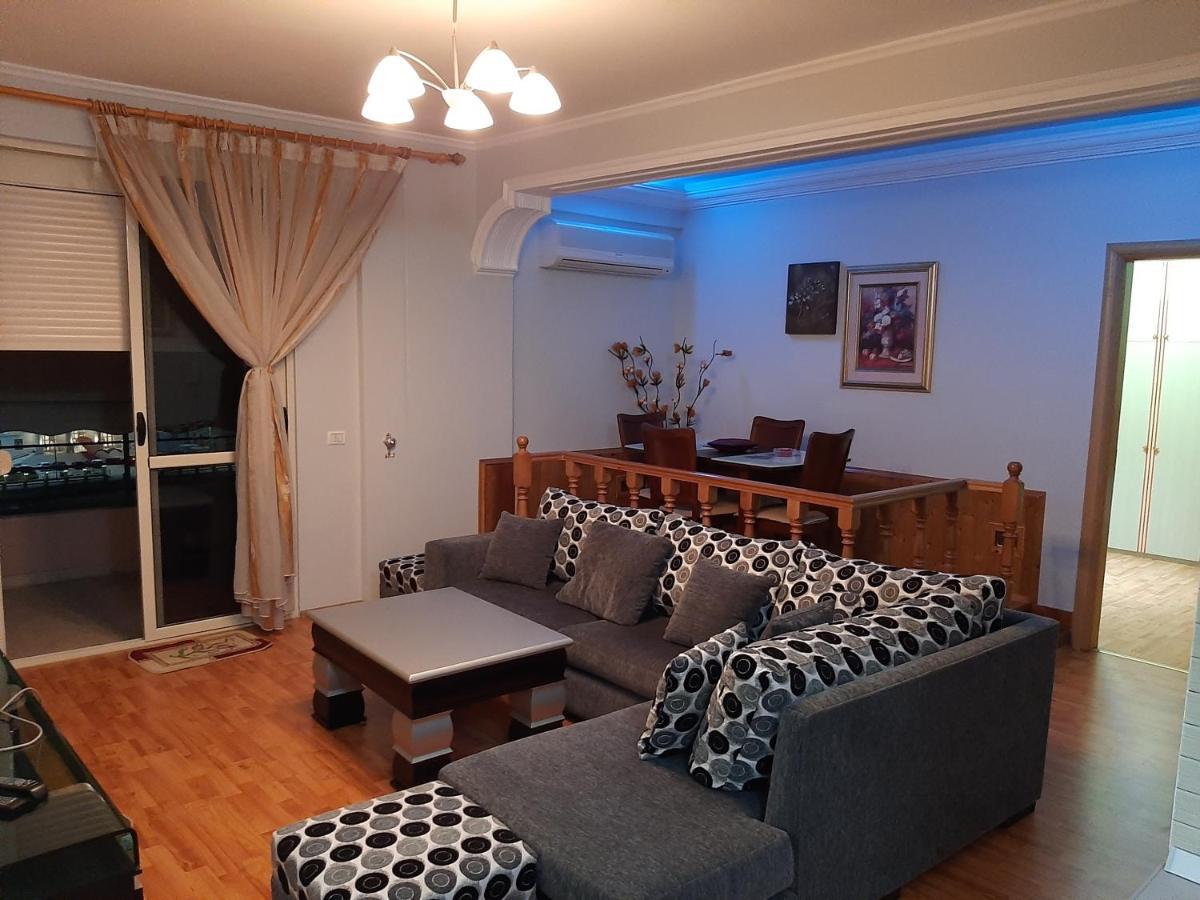 Apartament Egzoni City Center Leilighet Berat Eksteriør bilde