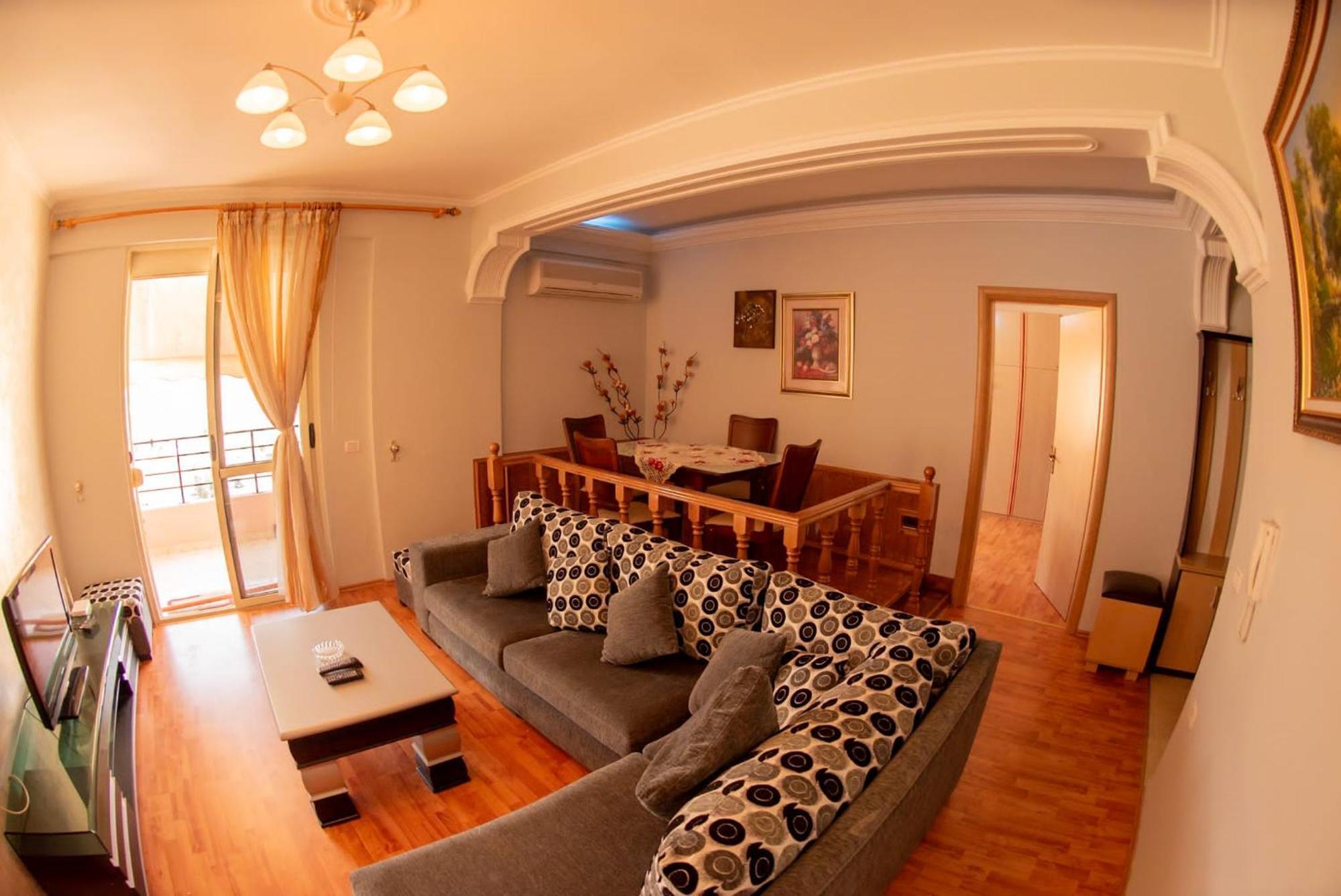 Apartament Egzoni City Center Leilighet Berat Eksteriør bilde